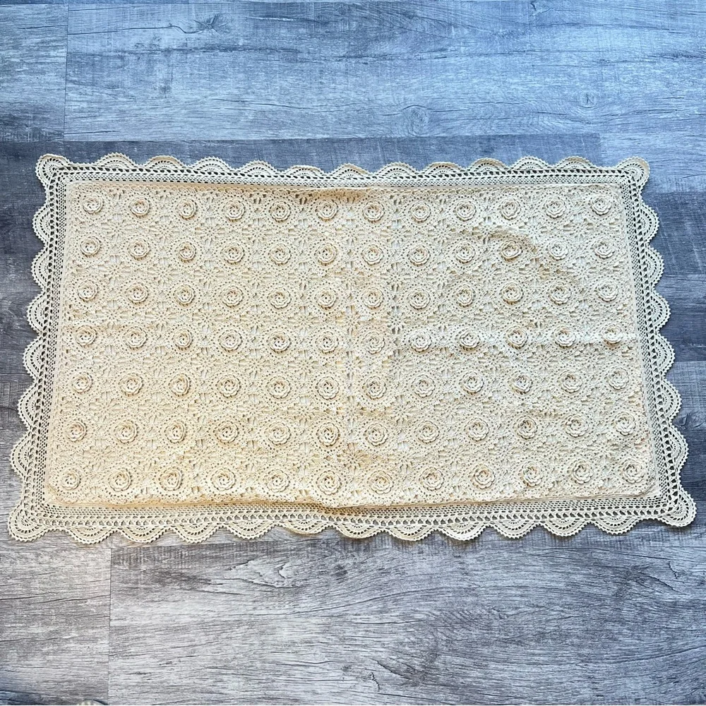 Elegant VTG Keeco Crochet Cottagecore Pillow Covers In Ivory/Cream